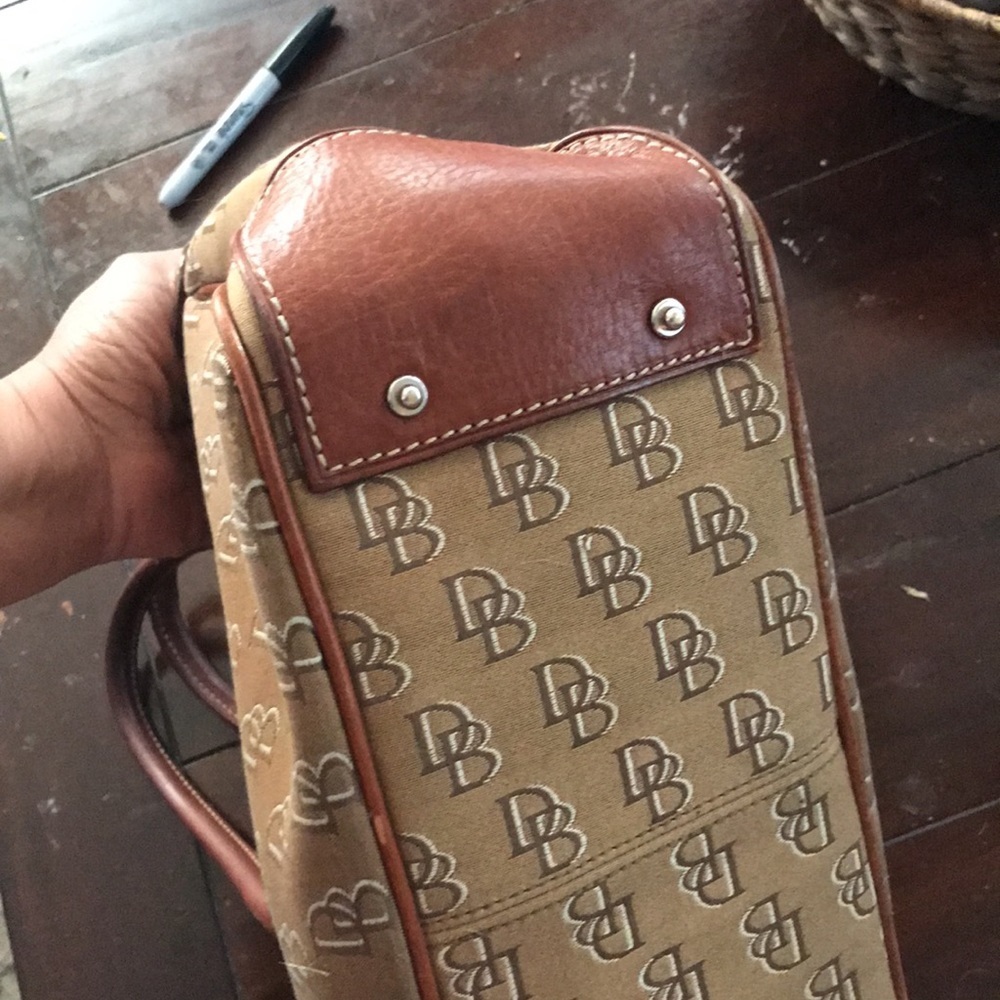 Dooney and Bourke purse - Picture 4 of 10